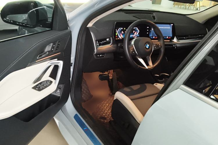Used BMW X2 2024 sDrive25i M Sport Package Driver Seat