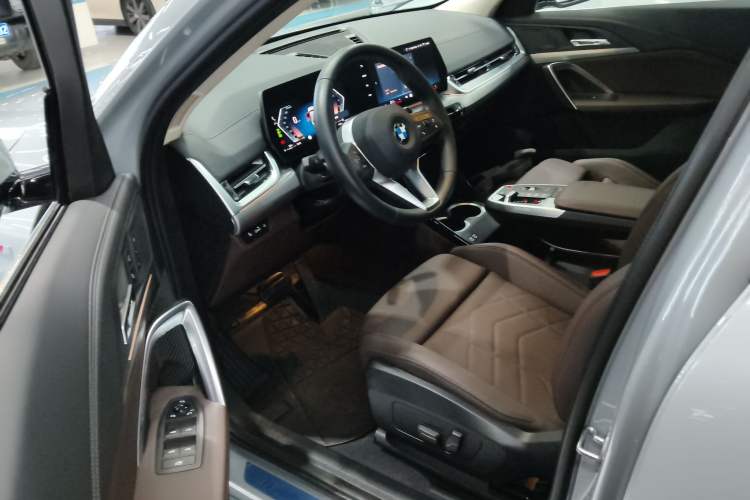 Used BMW X2 2024 sDrive25i M Sport Package Driver Seat