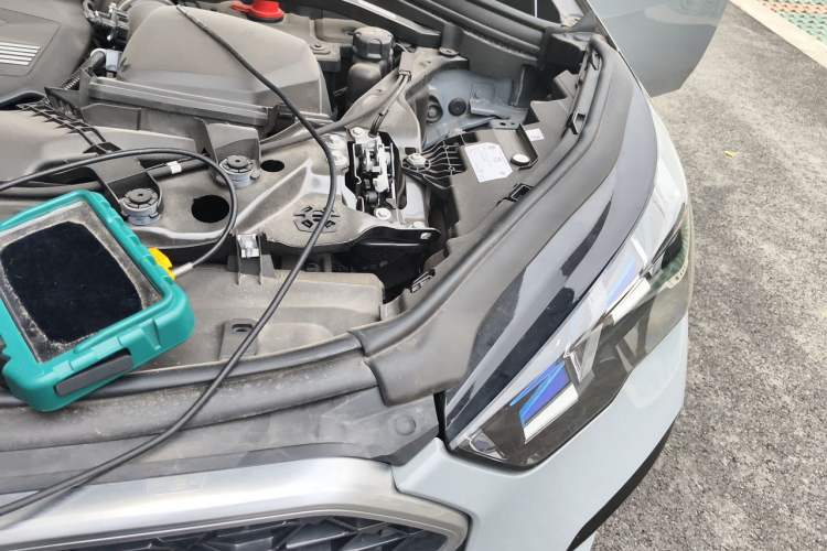 Used BMW X2 2024 sDrive25i M Sport Package Engine Bay Left