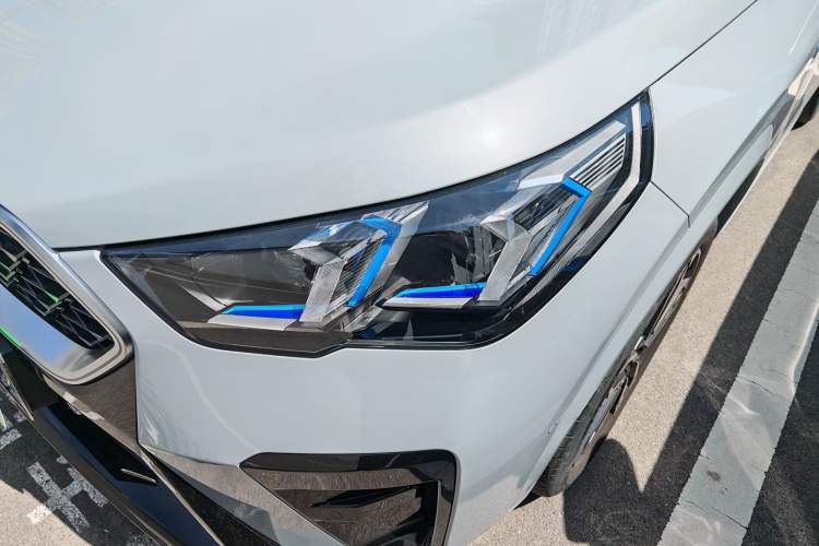Used BMW X2 2024 sDrive25i M Sport Package Exterior 8