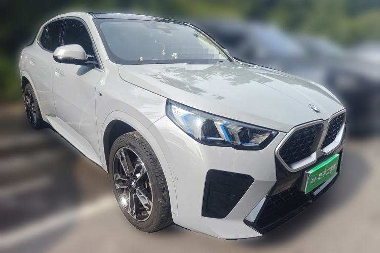 Used BMW X2 2024 sDrive25i M Sport Package Front Right 45 Deg