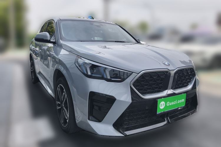 Used BMW X2 2024 sDrive25i M Sport Package Front Right 45 Deg