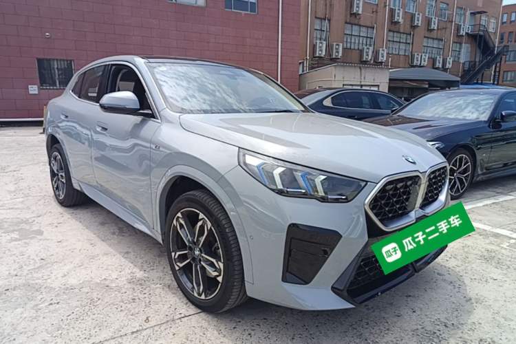 Used BMW X2 2024 sDrive25i M Sport Package Front Right 45 Deg