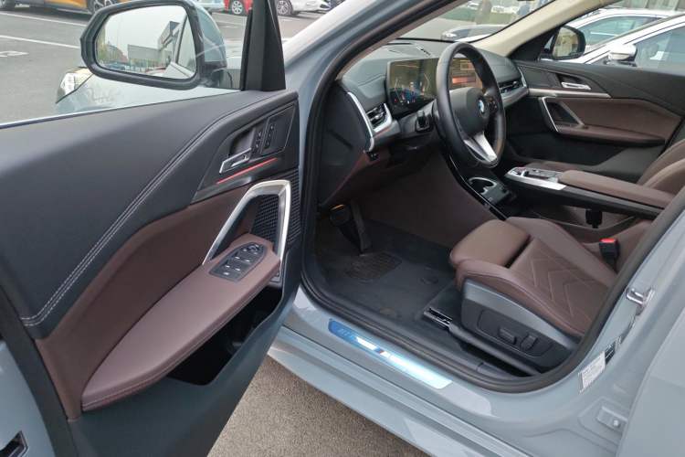 Used BMW X2 2024 sDrive25i M Sport Package Interior 3
