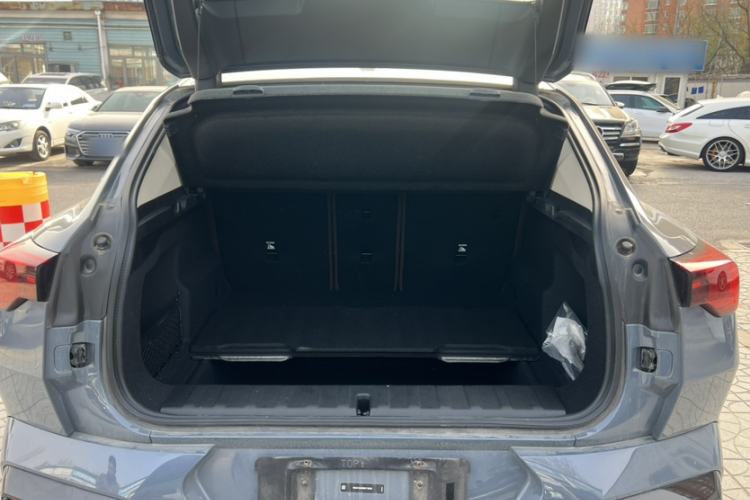 Used BMW X2 2024 sDrive25i M Sport Package Interior 6