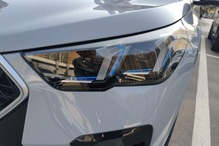 Used BMW X2 2024 sDrive25i M Sport Package Left Front Headlight
