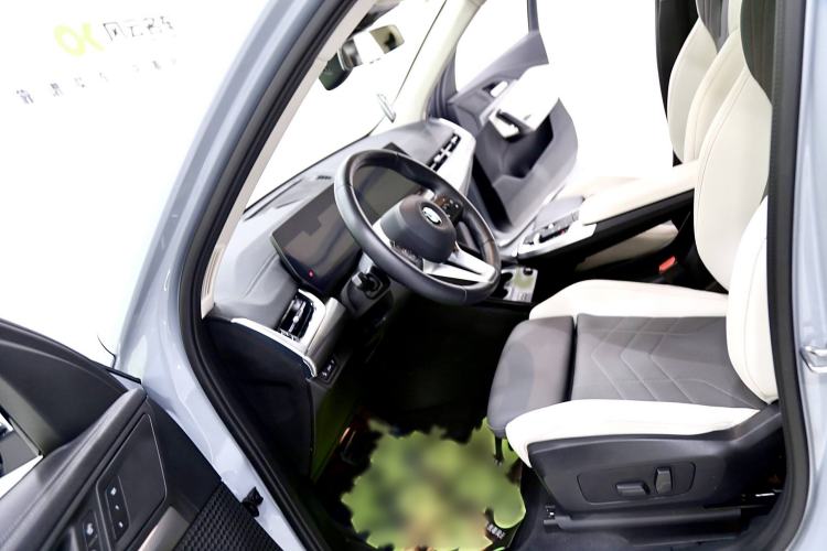 Used BMW X2 2024 sDrive25i M Sport Package Left Front Seat