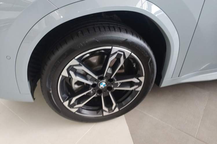 Used BMW X2 2024 sDrive25i M Sport Package Left Front Wheel Hub