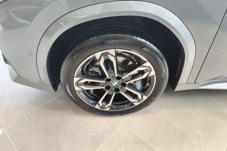Used BMW X2 2024 sDrive25i M Sport Package Left Front Wheel Hub