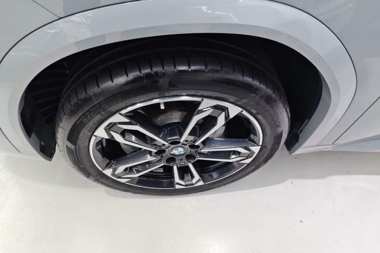 Used BMW X2 2024 sDrive25i M Sport Package Left Front Wheel Hub