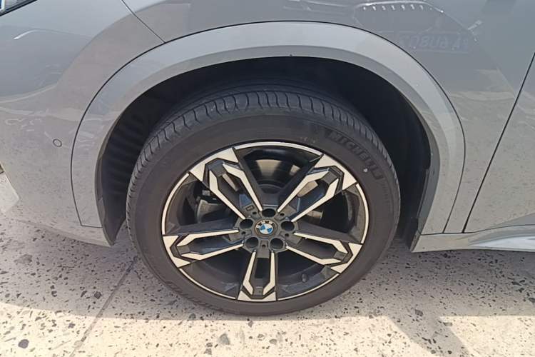 Used BMW X2 2024 sDrive25i M Sport Package Left Front Wheel Hub