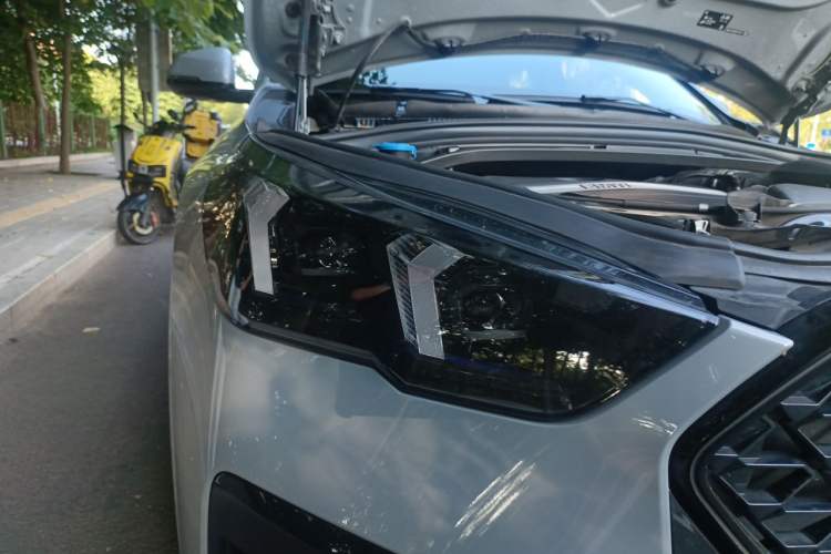 Used BMW X2 2024 xDrive25i M Sport Night Edition package Right Front Headlight