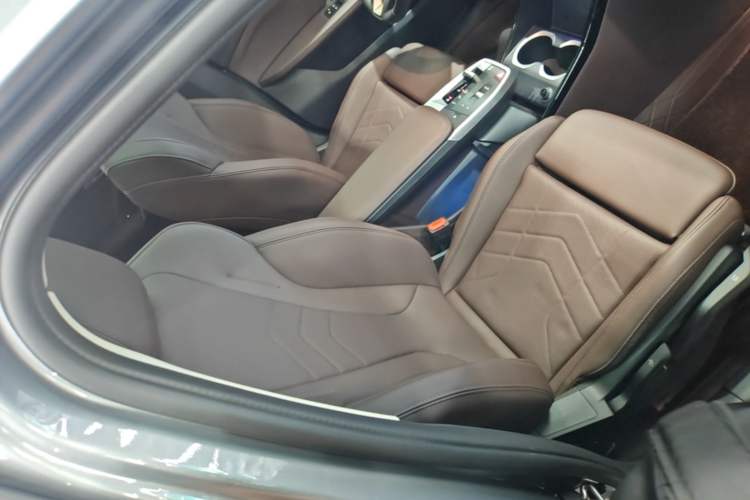 Used BMW X2 2024 sDrive25i M Sport Package Right Front Seat