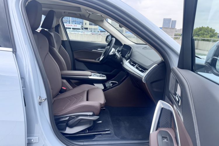 Used BMW X2 2024 sDrive25i M Sport Package Right Front Seat