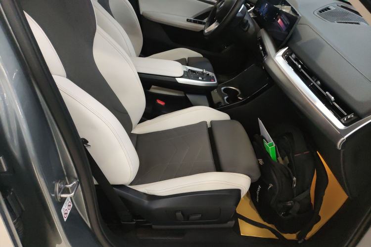 Used BMW X2 2024 sDrive25i M Sport Package Right Front Seat