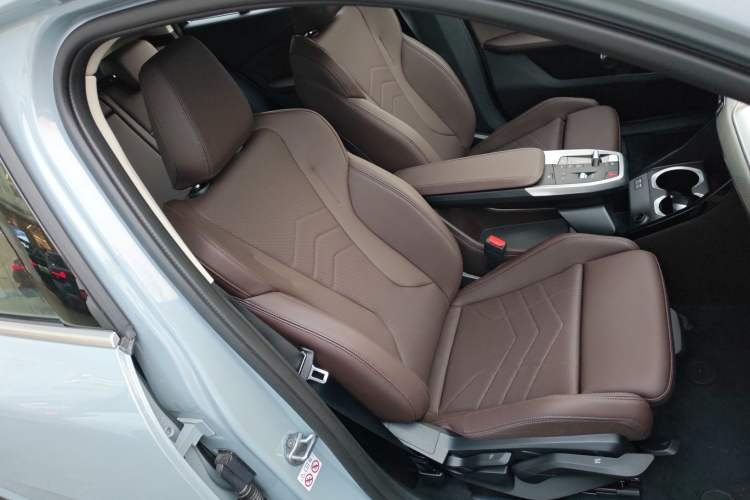 Used BMW X2 2024 sDrive25i M Sport Package Right Front Seat