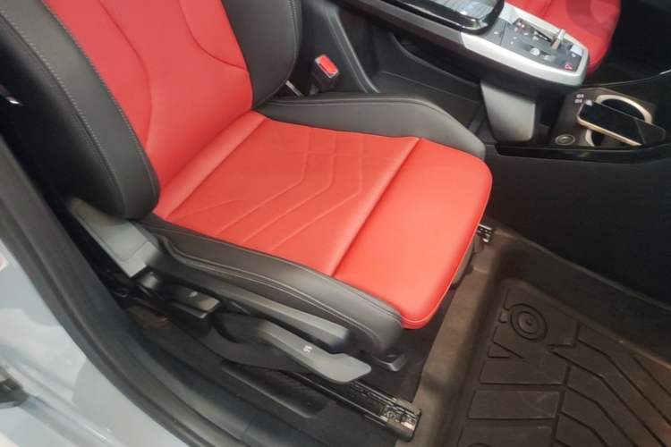 Used BMW X2 2024 sDrive25i M Sport Package Right Front Seat