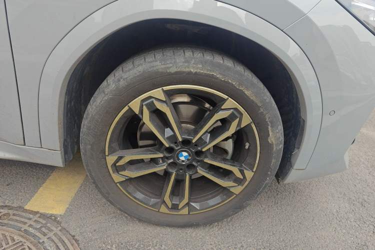 Used BMW X2 2024 xDrive25i M Sport Night Edition package Right Front Wheel Hub