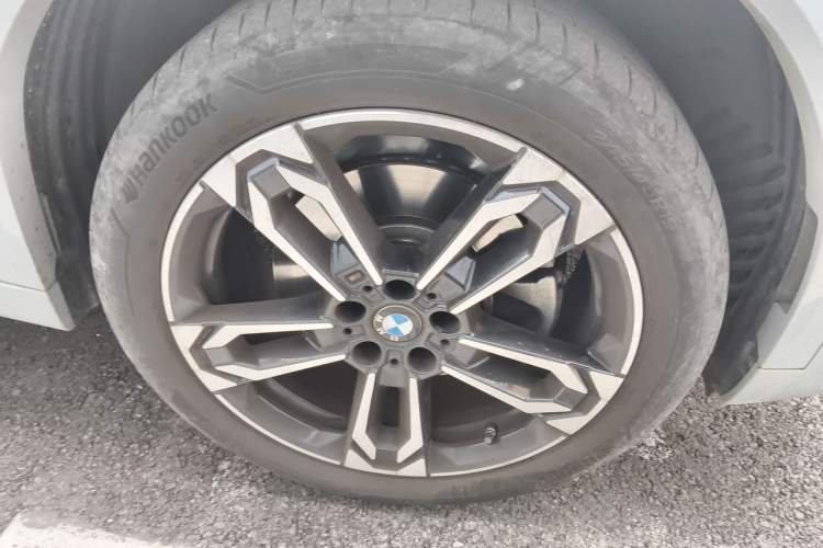 Used BMW X2 2024 sDrive25i M Sport Package Right Front Wheel Hub