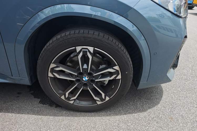 Used BMW X2 2024 sDrive25i M Sport Package Right Front Wheel Hub