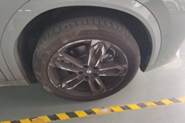 Used BMW X2 2024 sDrive25i M Sport Package Right Front Wheel Hub
