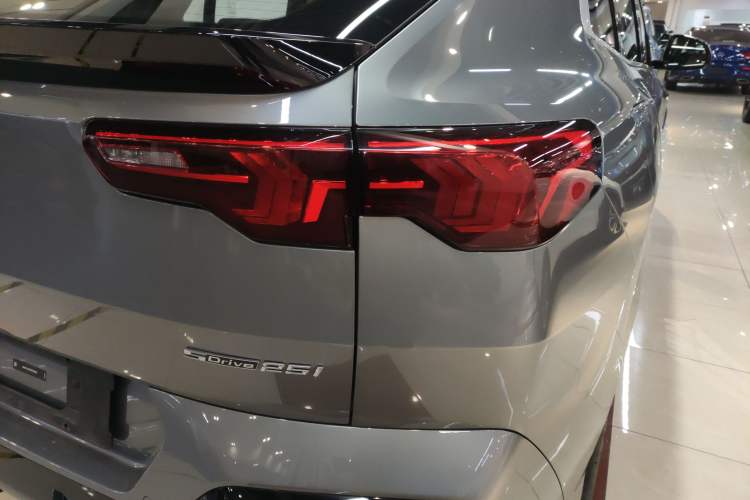 Used BMW X2 2024 sDrive25i M Sport Package Right Rear Taillight