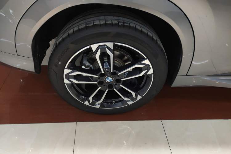 Used BMW X2 2024 sDrive25i M Sport Package Right Rear Wheel Hub