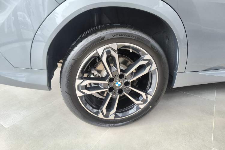 Used BMW X2 2024 sDrive25i M Sport Package Right Rear Wheel Hub