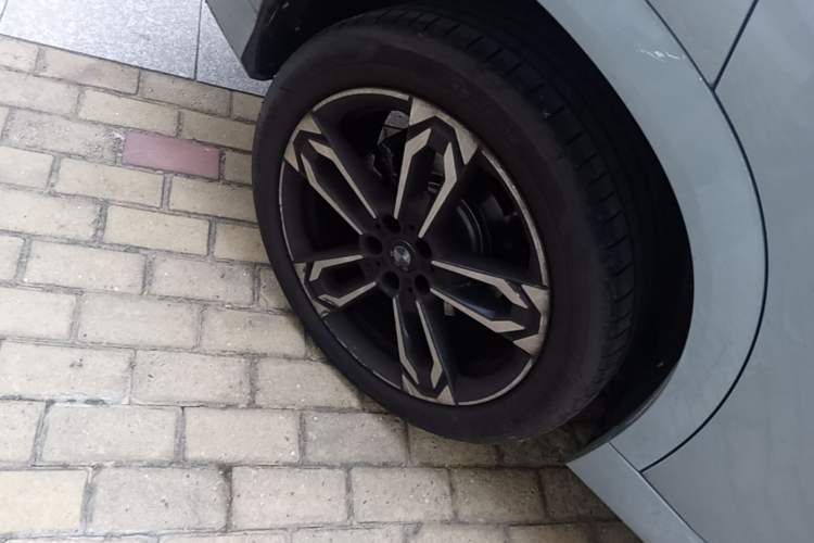 Used BMW X2 2024 sDrive25i M Sport Package Right Rear Wheel Hub