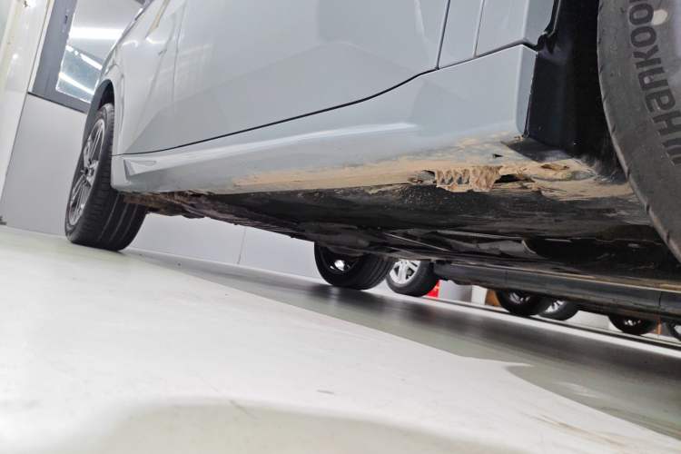 Used BMW X2 2024 sDrive25i M Sport Package Right Side Sill