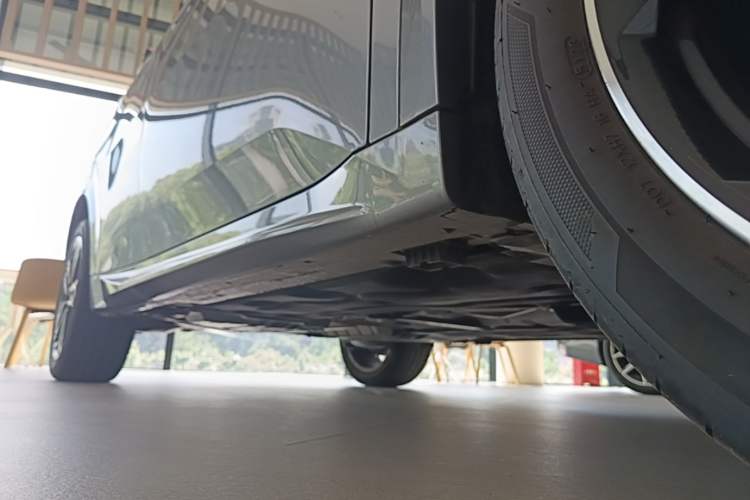 Used BMW X2 2024 sDrive25i M Sport Package Right Side Sill