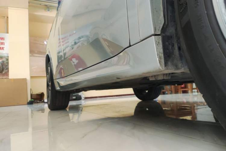 Used BMW X2 2024 sDrive25i M Sport Package Right Side Sill
