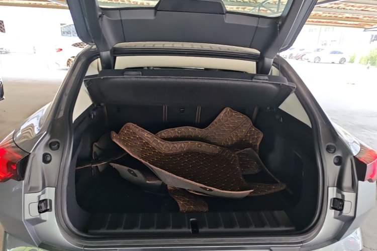 Used BMW X2 2024 sDrive25i M Sport Package Trunk