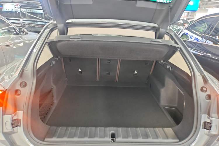 Used BMW X2 2024 sDrive25i M Sport Package Trunk
