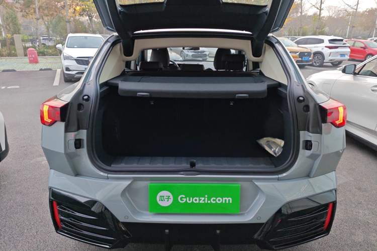 Used BMW X2 2024 sDrive25i M Sport Package Trunk