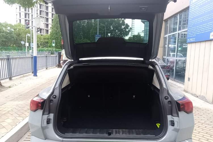 Used BMW X2 2024 sDrive25i M Sport Package Trunk