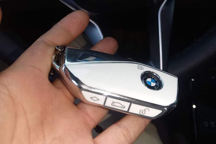 Used BMW X2 2024 sDrive25i M Sport Package Vehicle Key