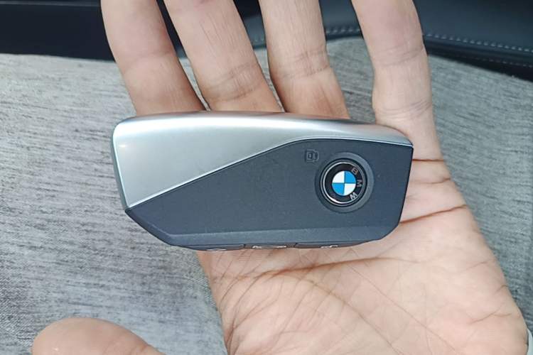 Used BMW X2 2024 sDrive25i M Sport Package Vehicle Key