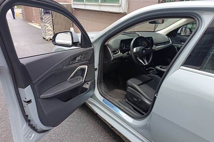Used BMW X2 2024 sDrive25i M Sport Package Driver Seat
