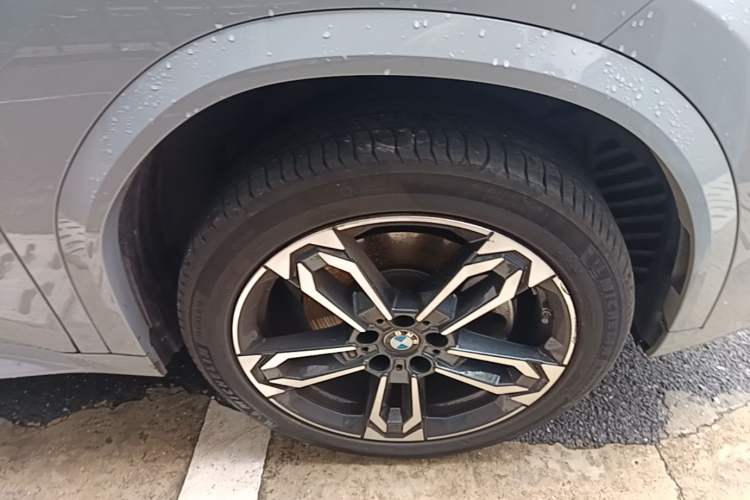 Used BMW X2 2024 sDrive25i M Sport Package Right Front Wheel Hub