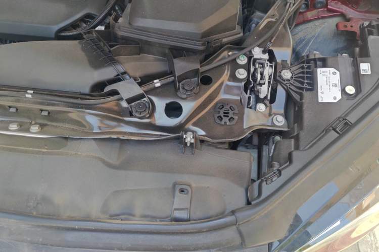 Used BMW X2 2024 sDrive25i M Sport Package Engine Bay Left