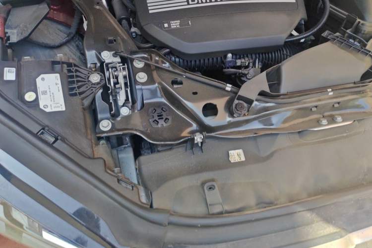 Used BMW X2 2024 sDrive25i M Sport Package Engine Bay Right