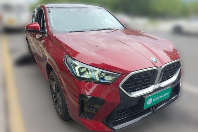 Used BMW X2 2024 sDrive25i M Sport Package Front Right 45 Deg