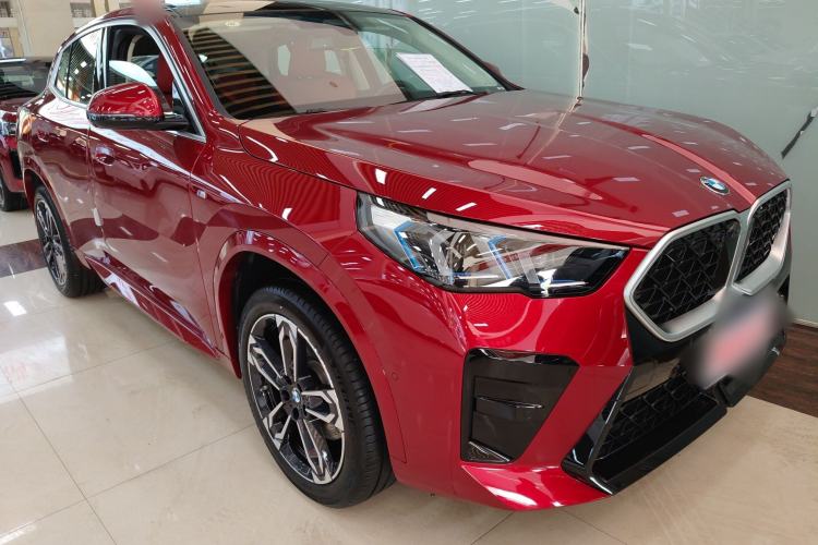 Used BMW X2 2024 sDrive25i M Sport Package Front Right 45 Deg