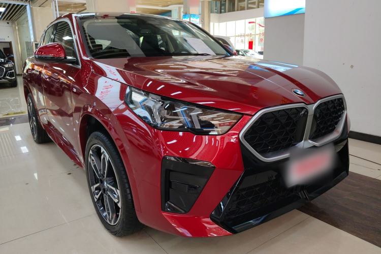 Used BMW X2 2024 sDrive25i M Sport Package Front Right 45 Deg