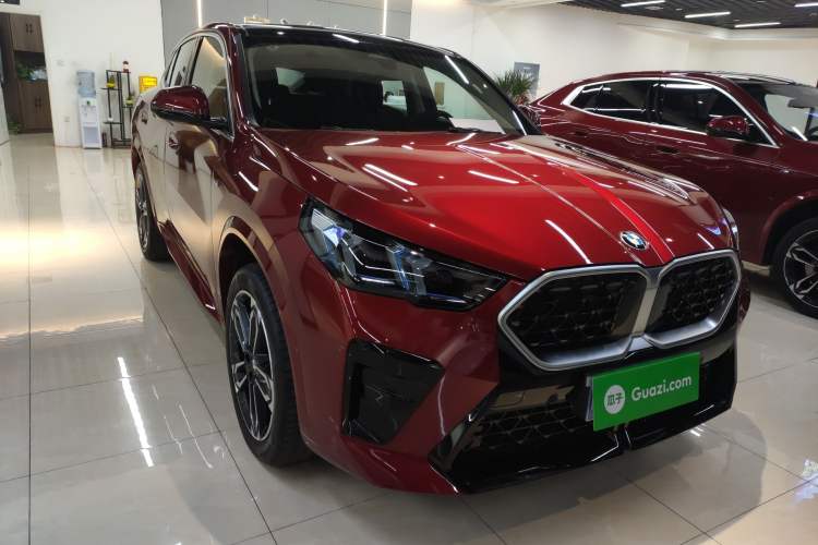 Used BMW X2 2024 sDrive25i M Sport Package Front Right 45 Deg