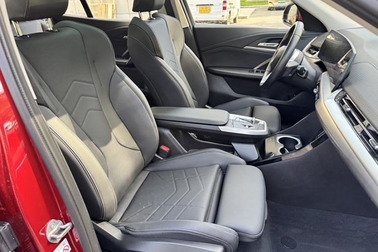 Used BMW X2 2024 sDrive25i M Sport Package Right Front Seat