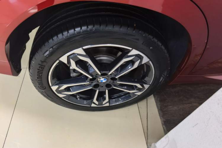 Used BMW X2 2024 sDrive25i M Sport Package Right Rear Wheel Hub