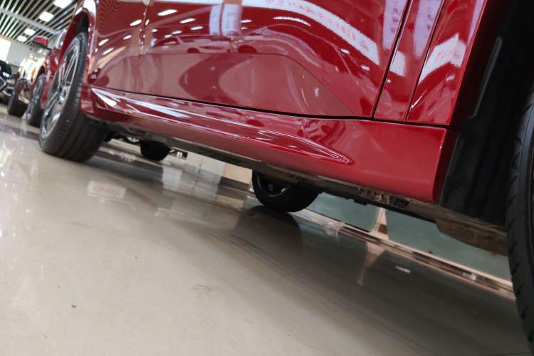 Used BMW X2 2024 sDrive25i M Sport Package Right Side Sill