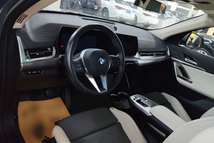 Used BMW X2 2024 sDrive25i M Sport Package Center Console